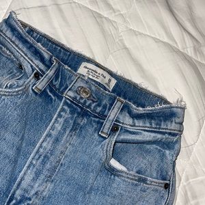 ABERCROMBIE JEANS